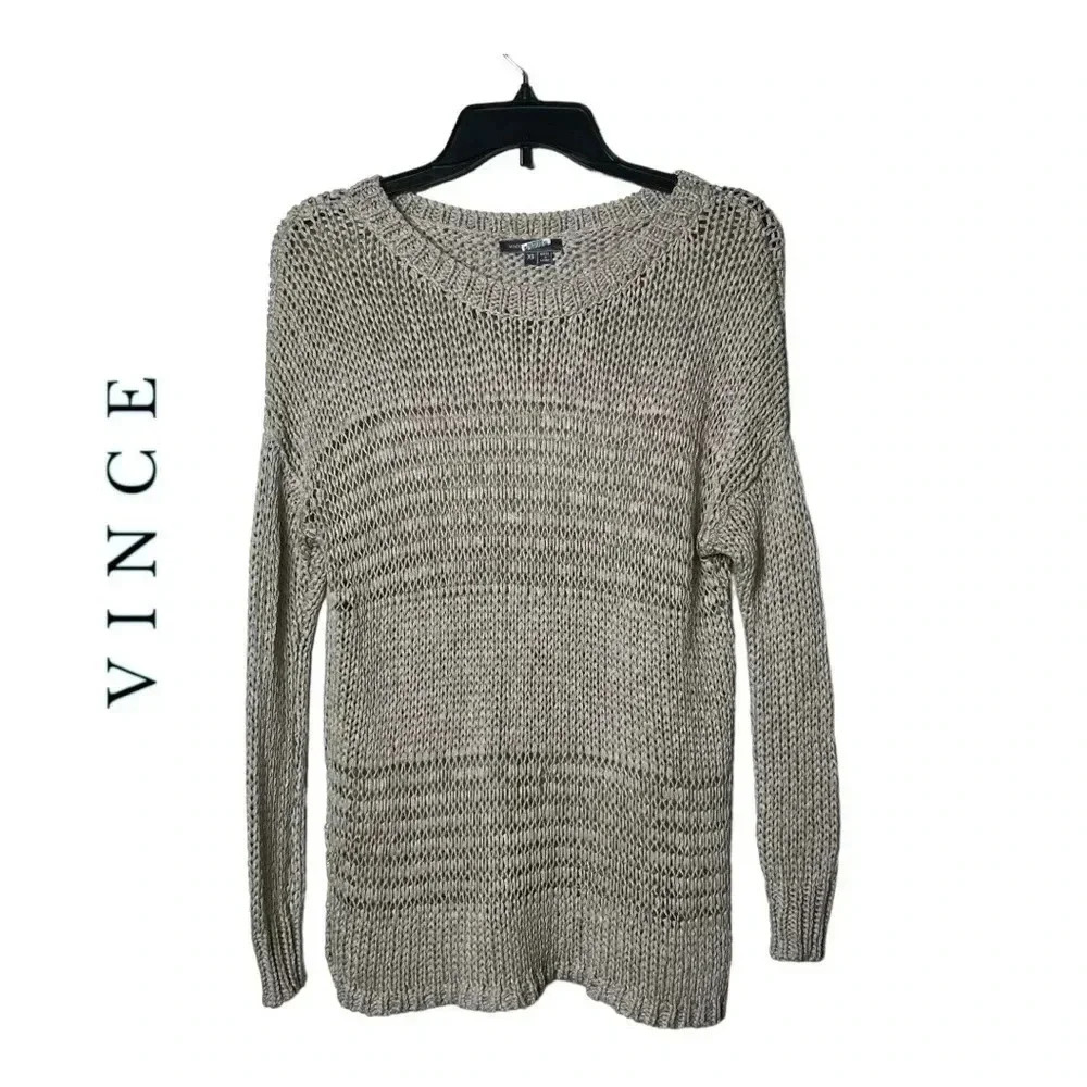 1557. VINCE LOOSE KNITTED LONG SLEEVE TOP SIZE XSMALL BEIGE IN COLOR